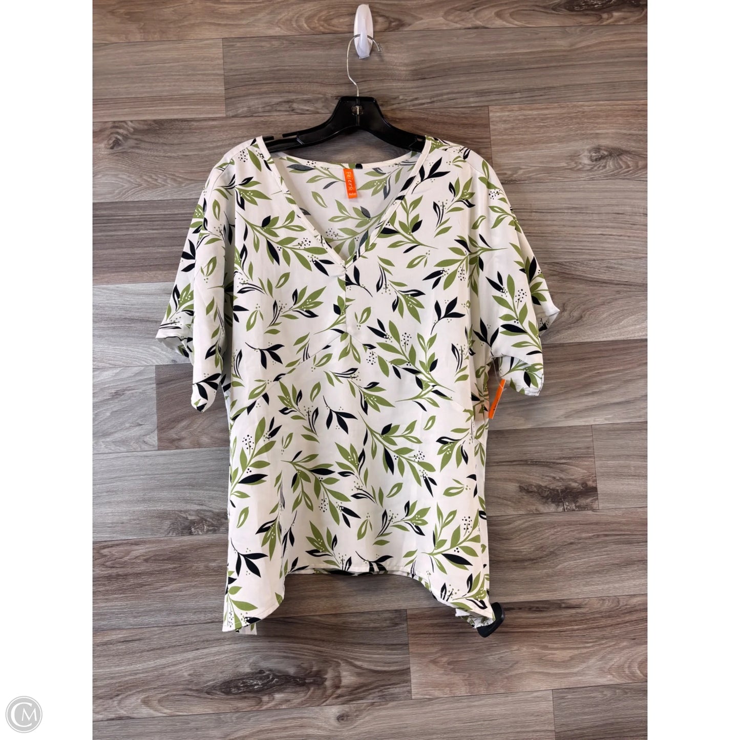 Top Short Sleeve By Clothes Mentor In Cream & Green, Size: M