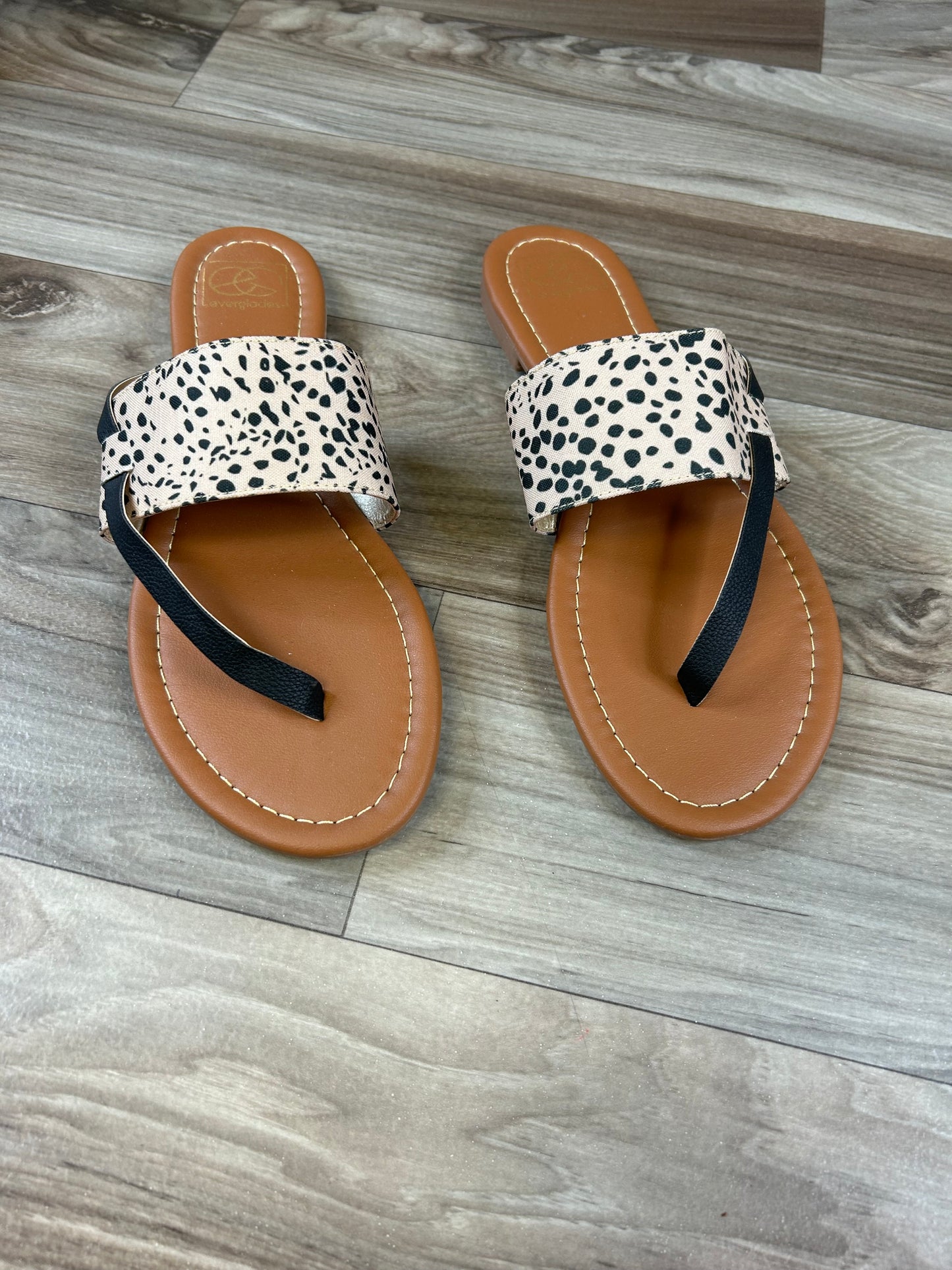 Sandals Flats By Clothes Mentor Size: 11