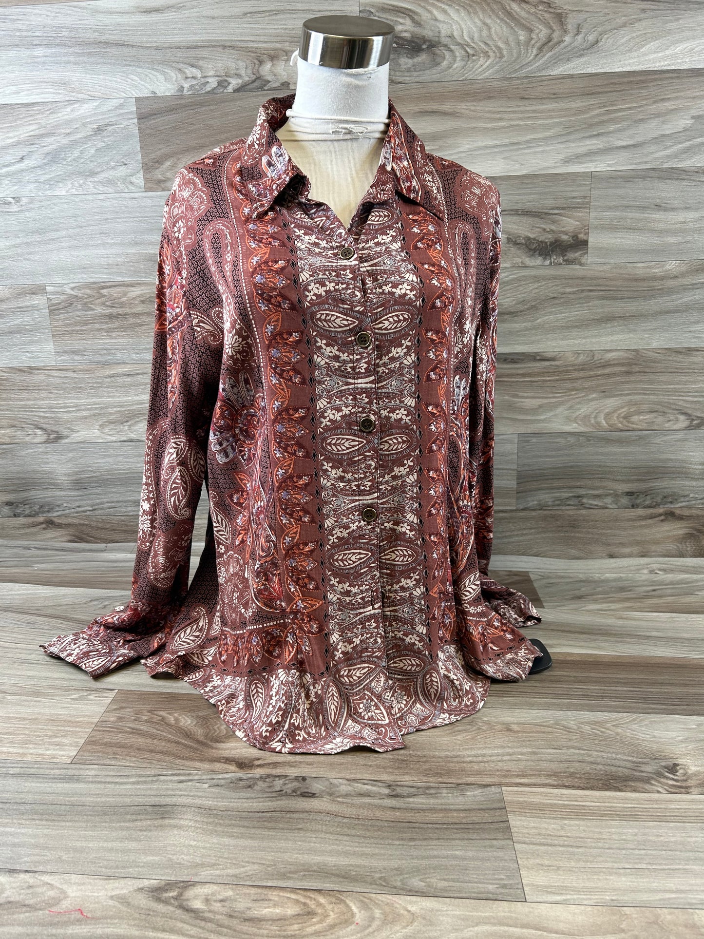 Top Long Sleeve By Clothes Mentor In Paisley Print, Size: M
