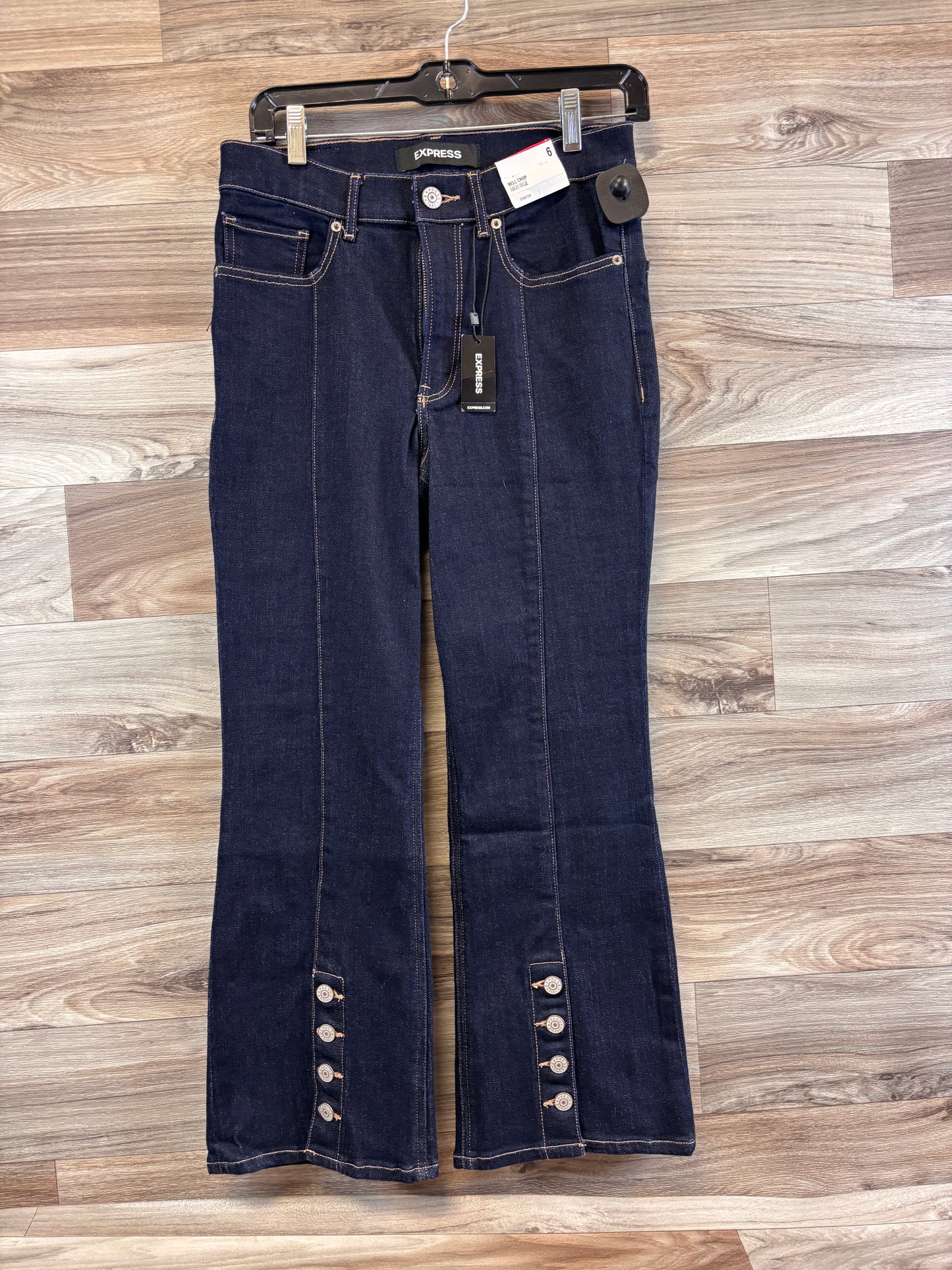 Jeans Cropped By Express In Blue Denim, Size: 6