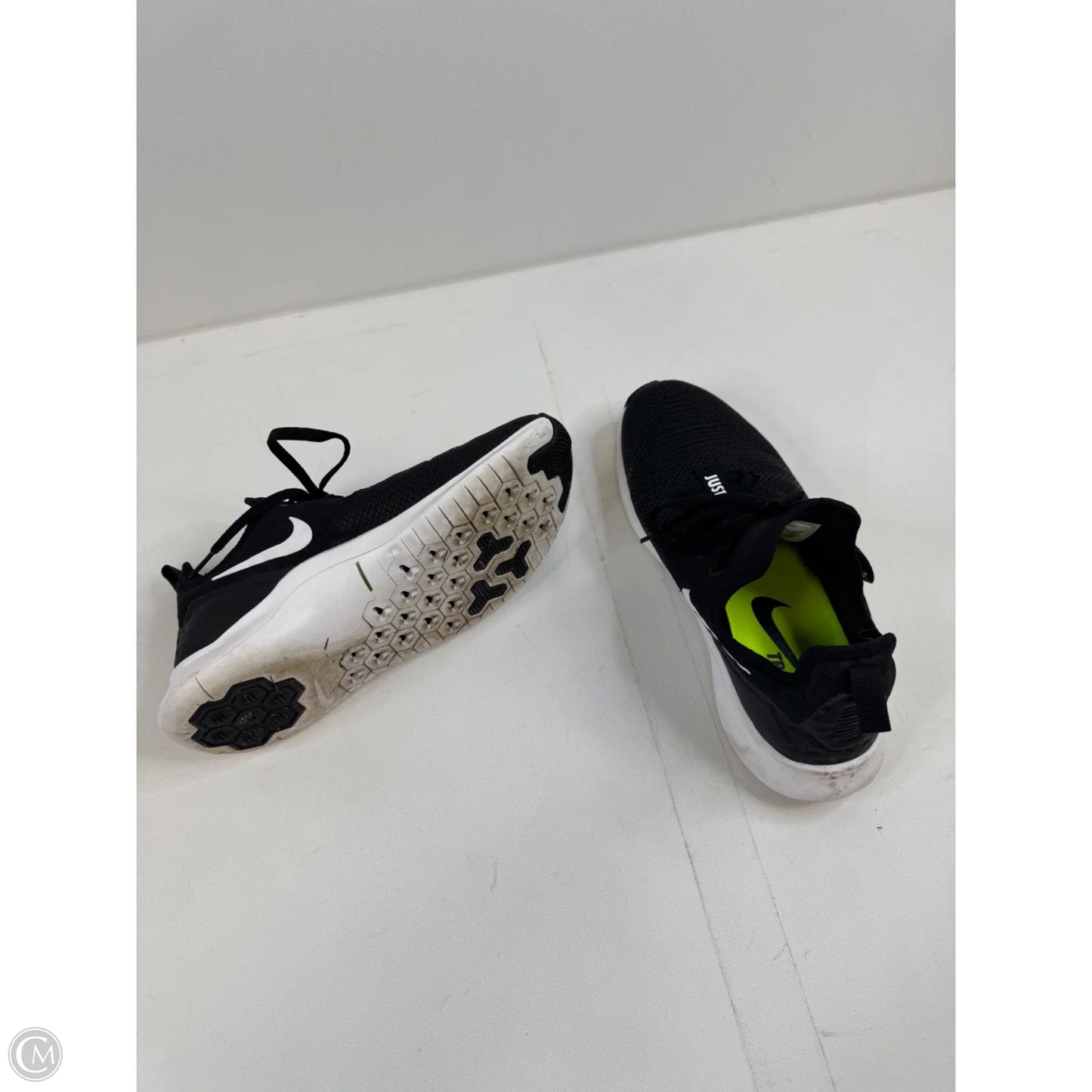 Shoes Athletic By Nike Apparel In Black, Size: 7