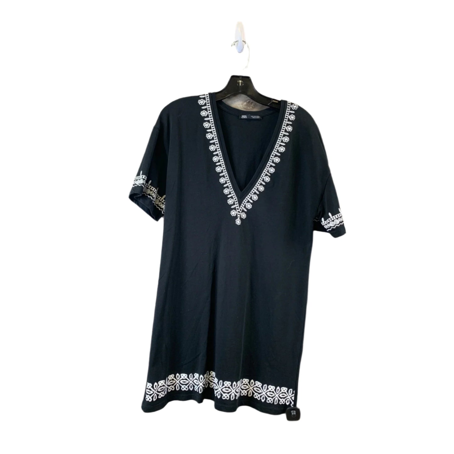Top Short Sleeve By Zara In Black & White, Size: S