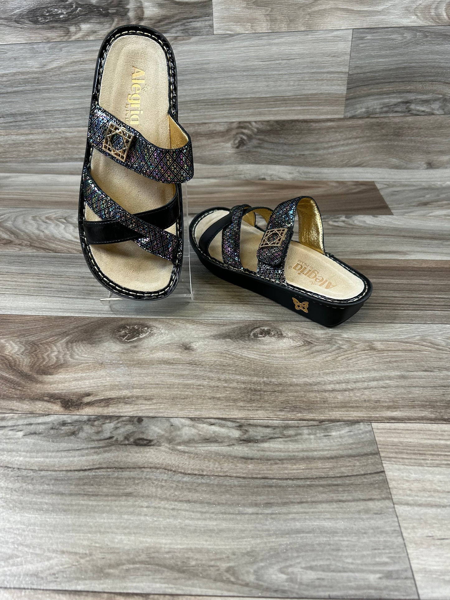 Sandals Flats By Alegria Size: 6