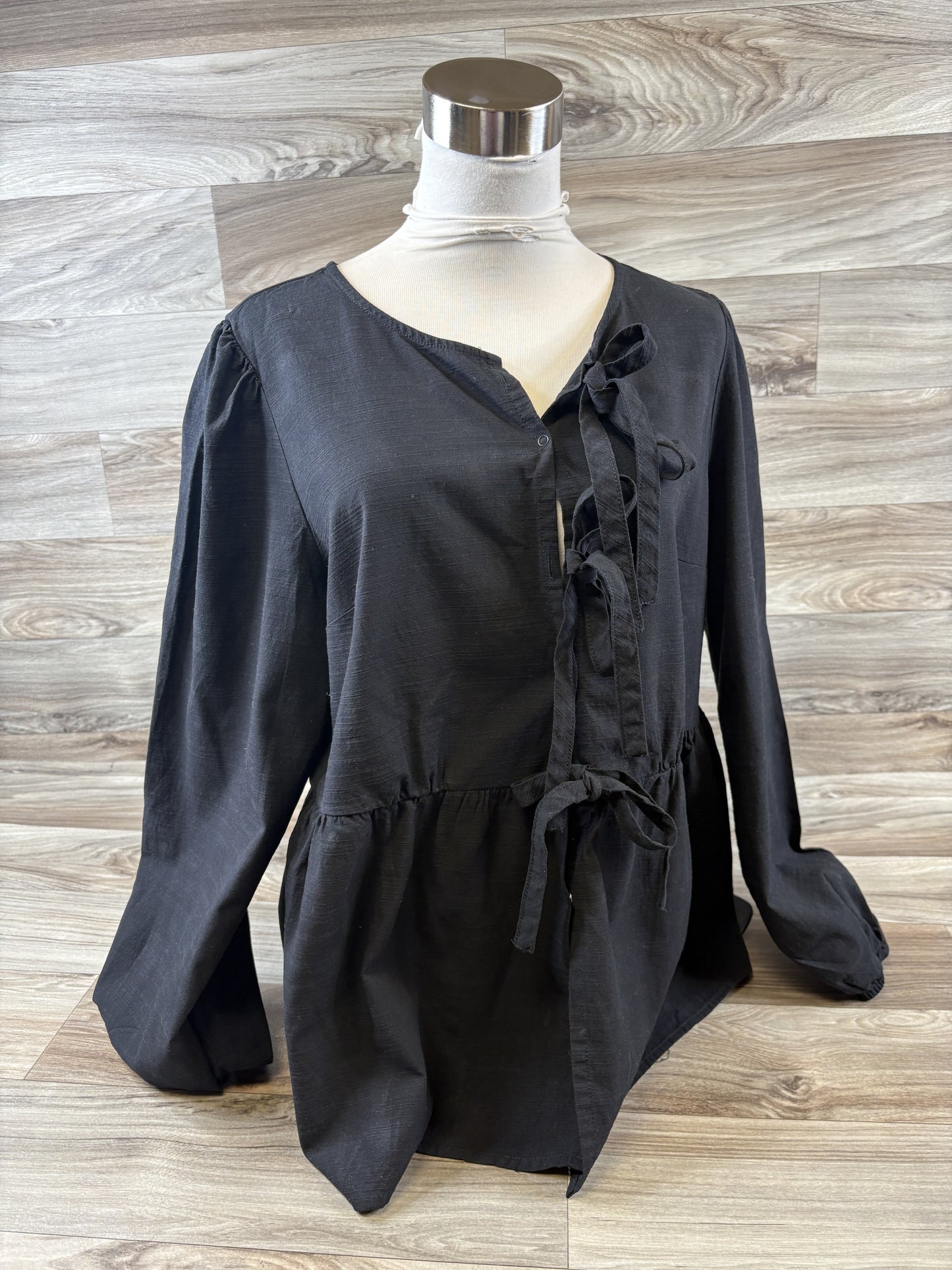 Top Short Sleeve By Clothes Mentor Size: L