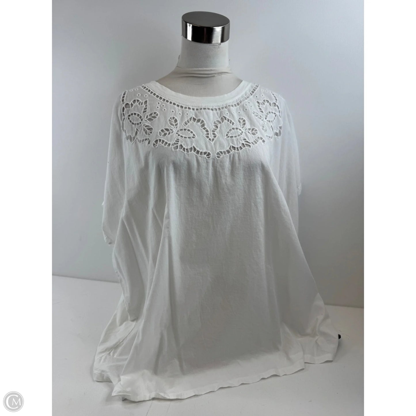 Top Short Sleeve By Clothes Mentor In White, Size: Xxl
