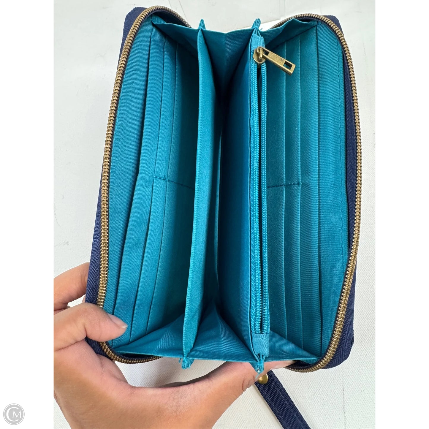 Wristlet By Travelon, Size: Medium