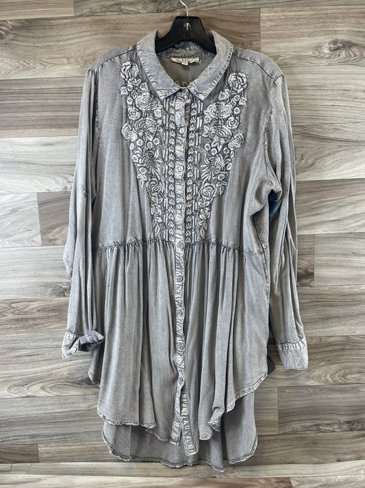 Top Long Sleeve By Solitaire In Grey, Size: Xl