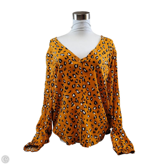 Top Long Sleeve By Clothes Mentor In Animal Print, Size: M