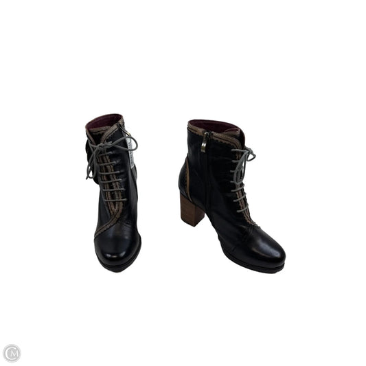 Boots Mid-calf Heels By Clothes Mentor In Black & Tan, Size: 7.5