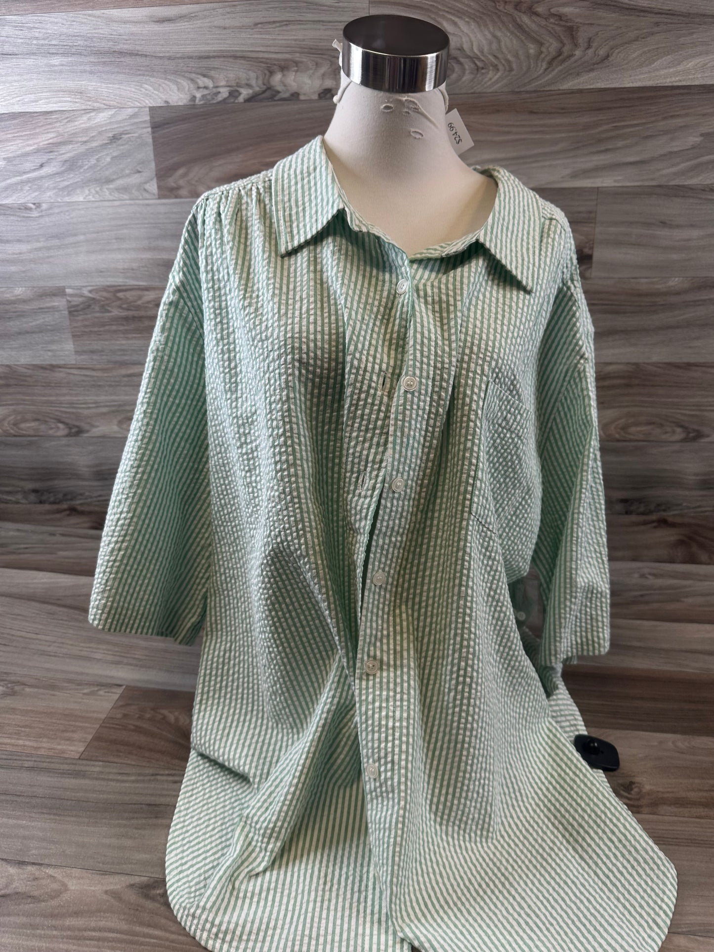 Top Short Sleeve By Venezia In Green & White, Size: 3x