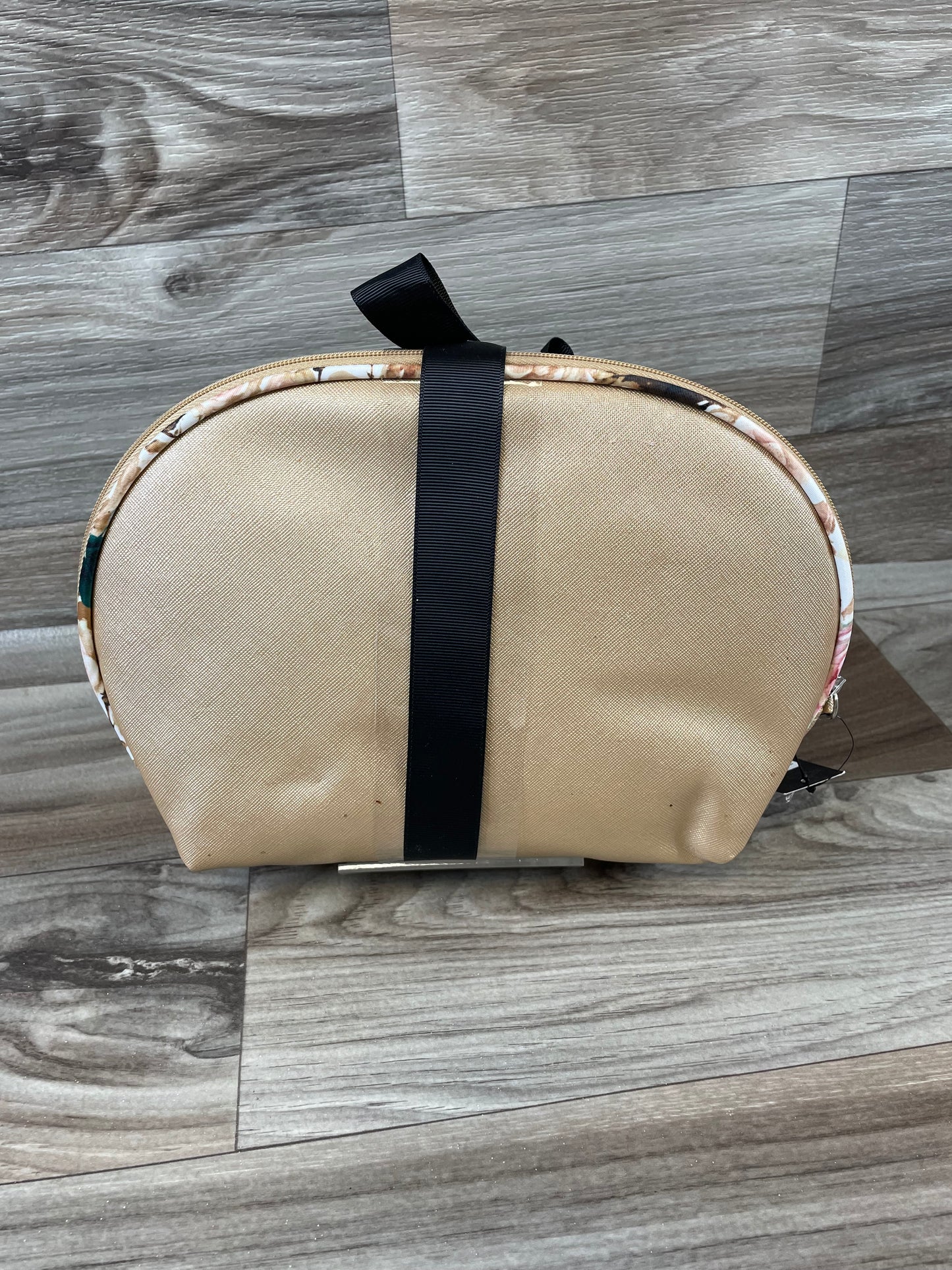 Makeup Bag By Clothes Mentor, Size: Medium