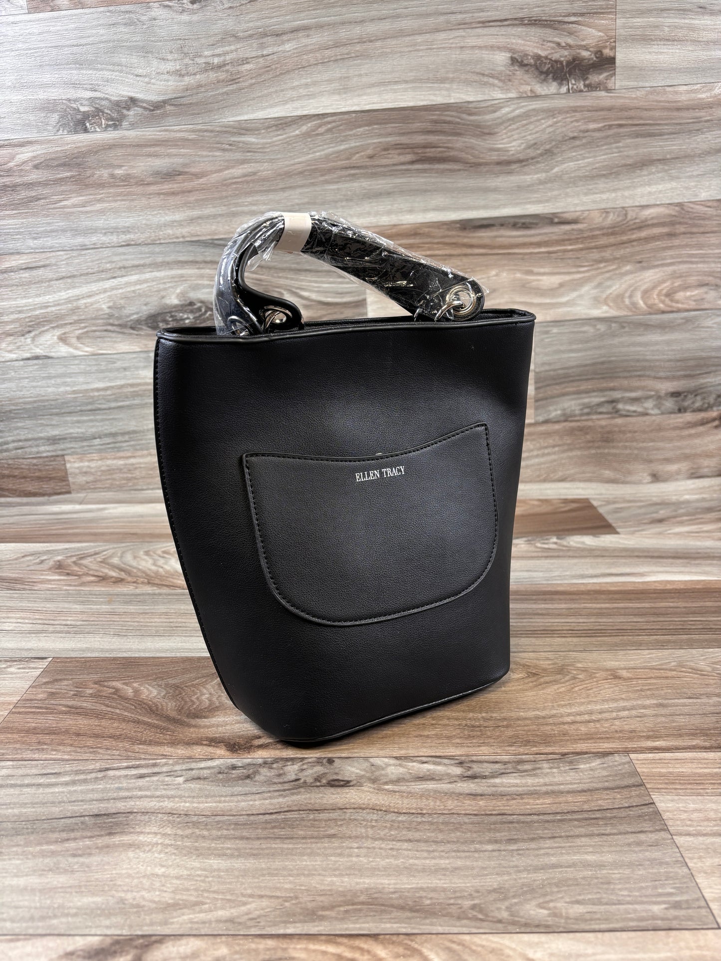 Handbag By Ellen Tracy  Size: Medium