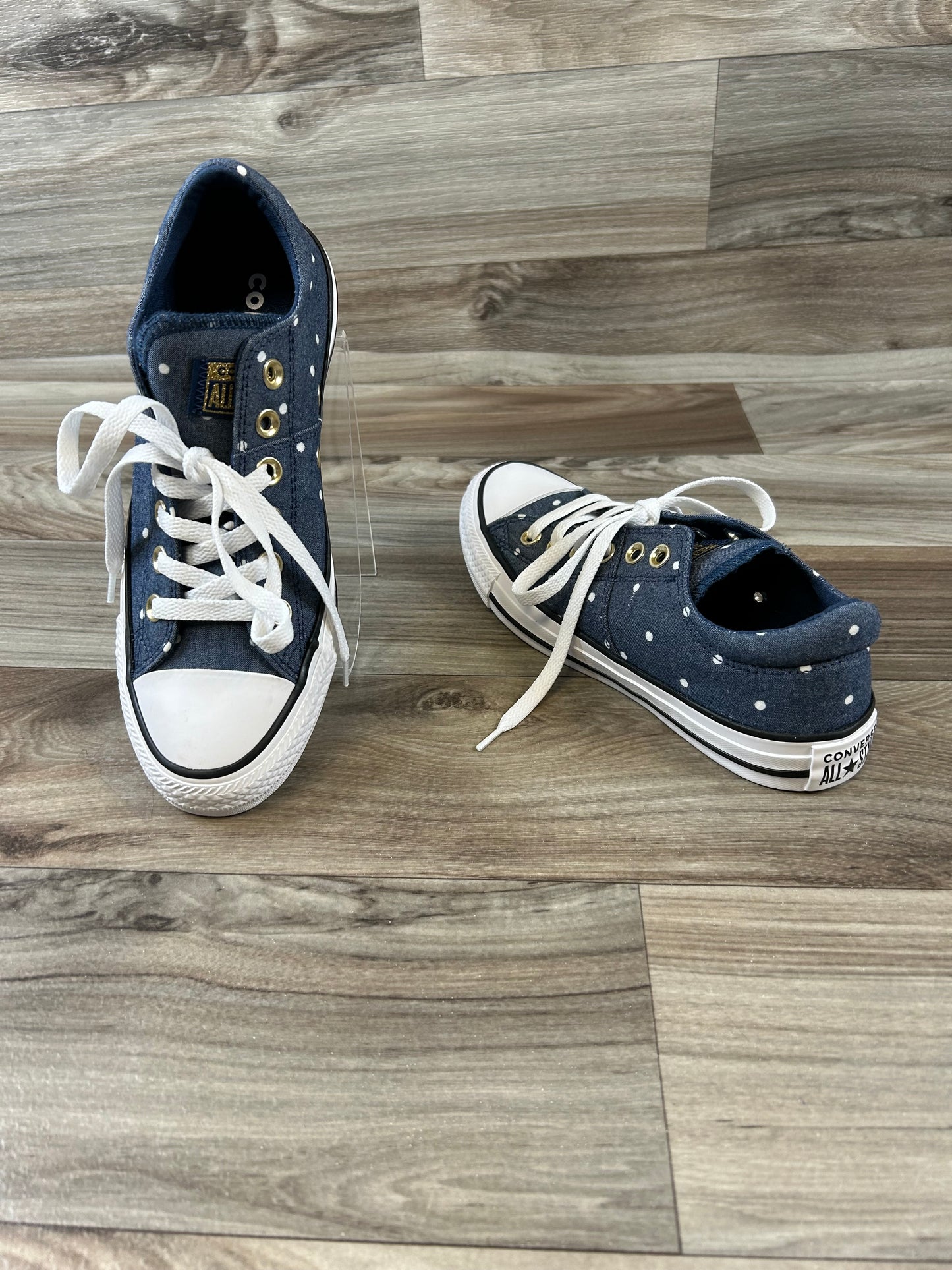 Shoes Sneakers By Converse In Blue & White, Size: 7