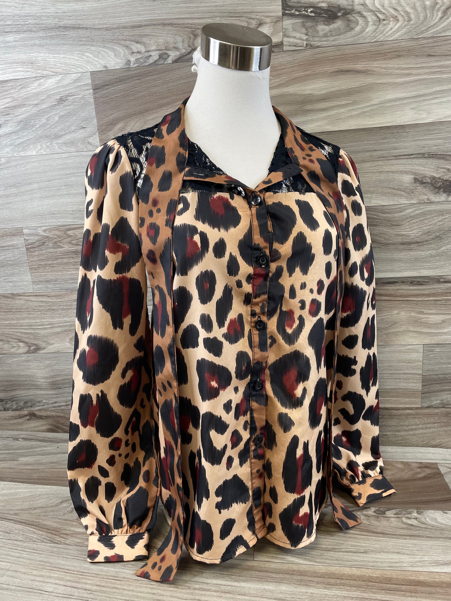 Top Long Sleeve By Kardashian Kollections In Animal Print, Size: S