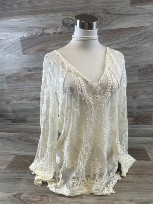 Top Long Sleeve By Clothes Mentor In Cream, Size: L