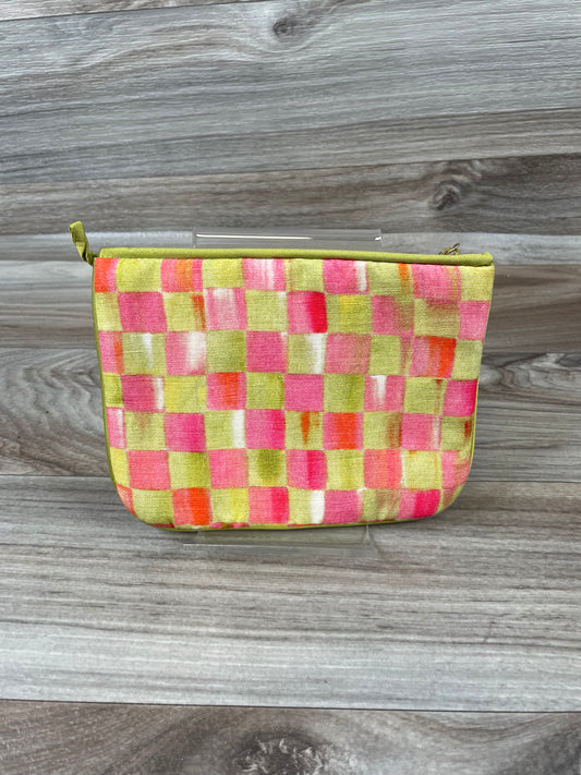 Makeup Bag By Clothes Mentor, Size: Medium