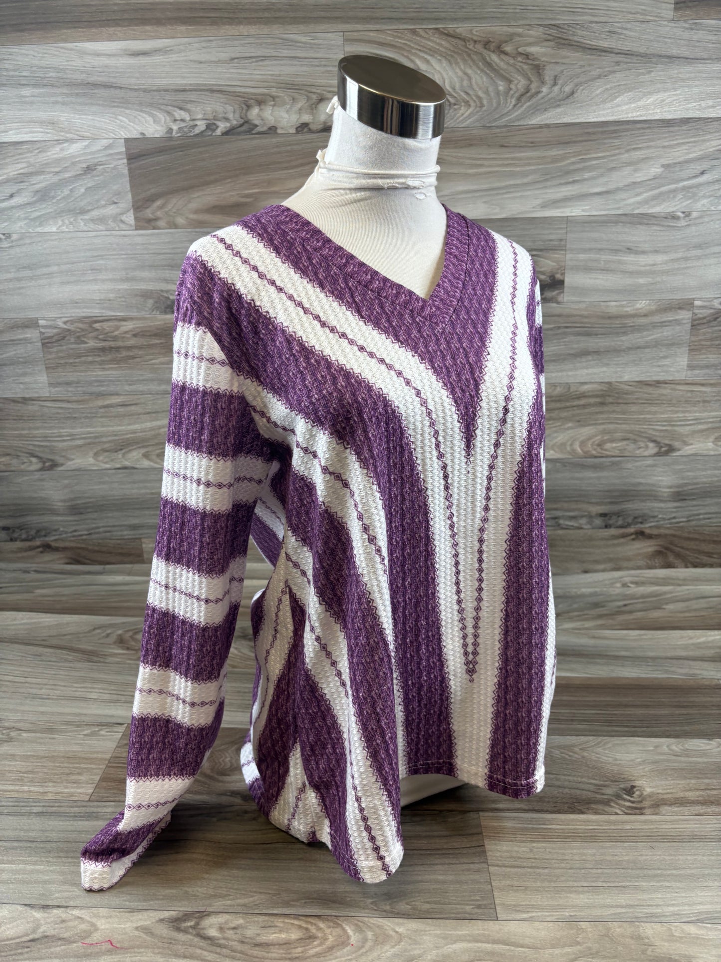 Top Long Sleeve By Clothes Mentor In Purple & White, Size: L