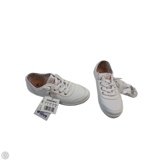Shoes Sneakers By Bobs In White, Size: 7