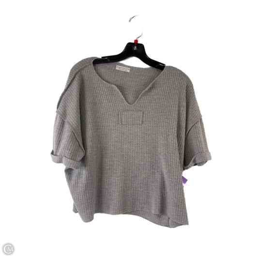 Top Short Sleeve By Paper Crane In Grey, Size: Xs