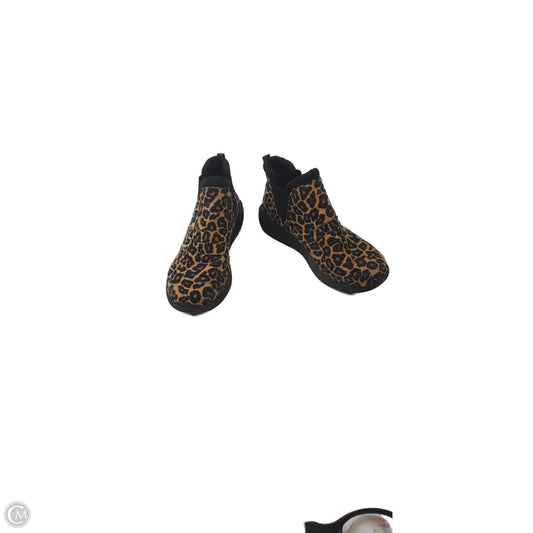 Boots Ankle Flats By Ryka In Animal Print, Size: 7