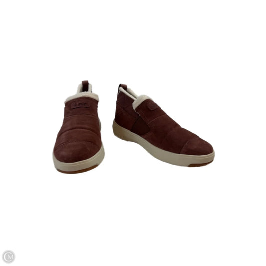 Shoes Flats By Clothes Mentor In Maroon, Size: 7.5