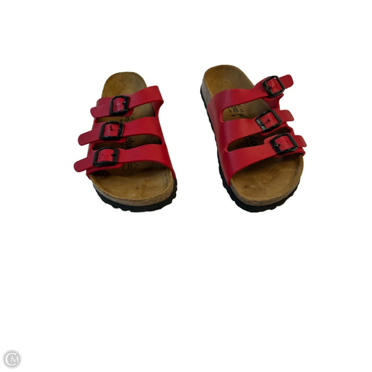 Sandals Flats By Clothes Mentor In Red & Tan, Size: 6