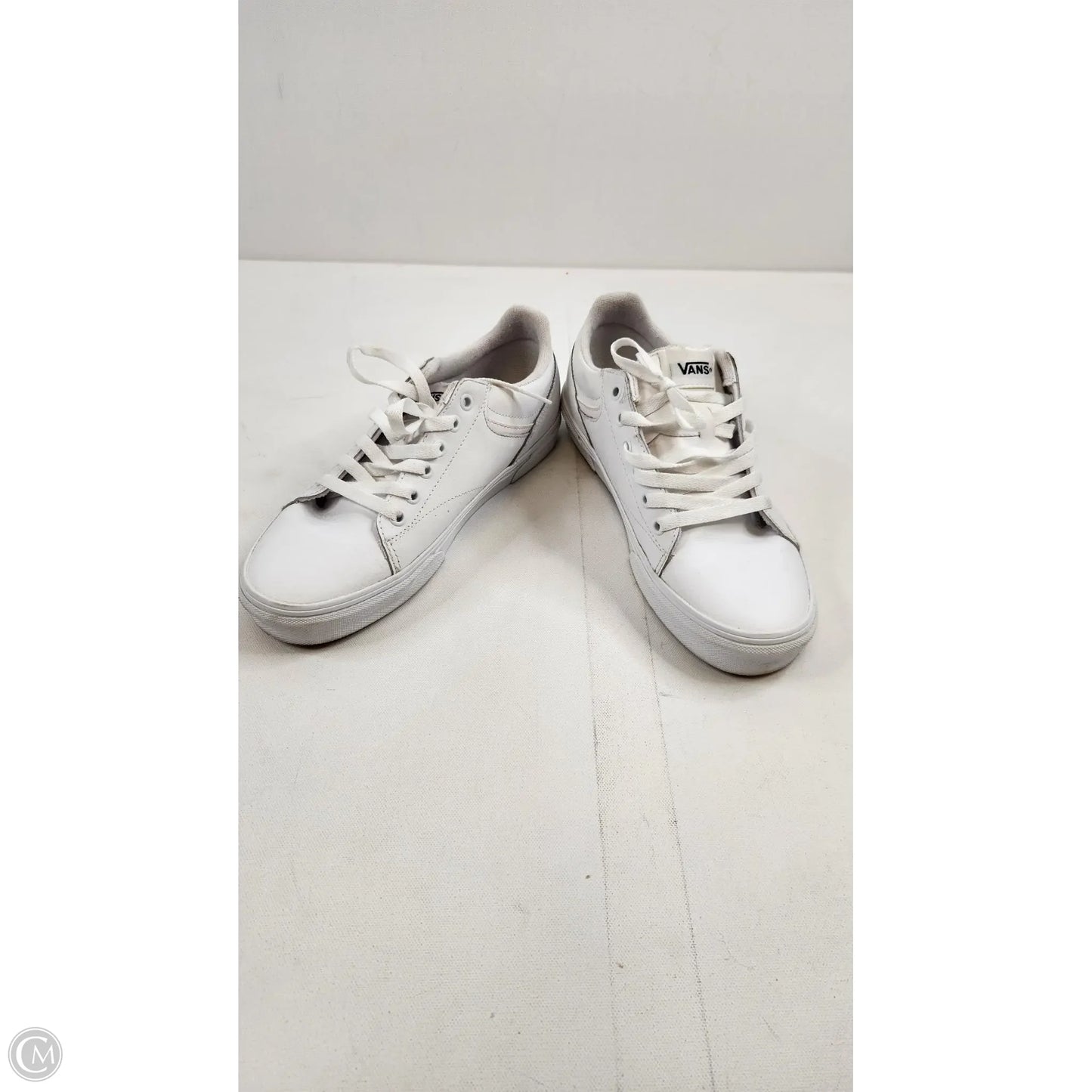 Shoes Sneakers By Vans In White, Size: 9