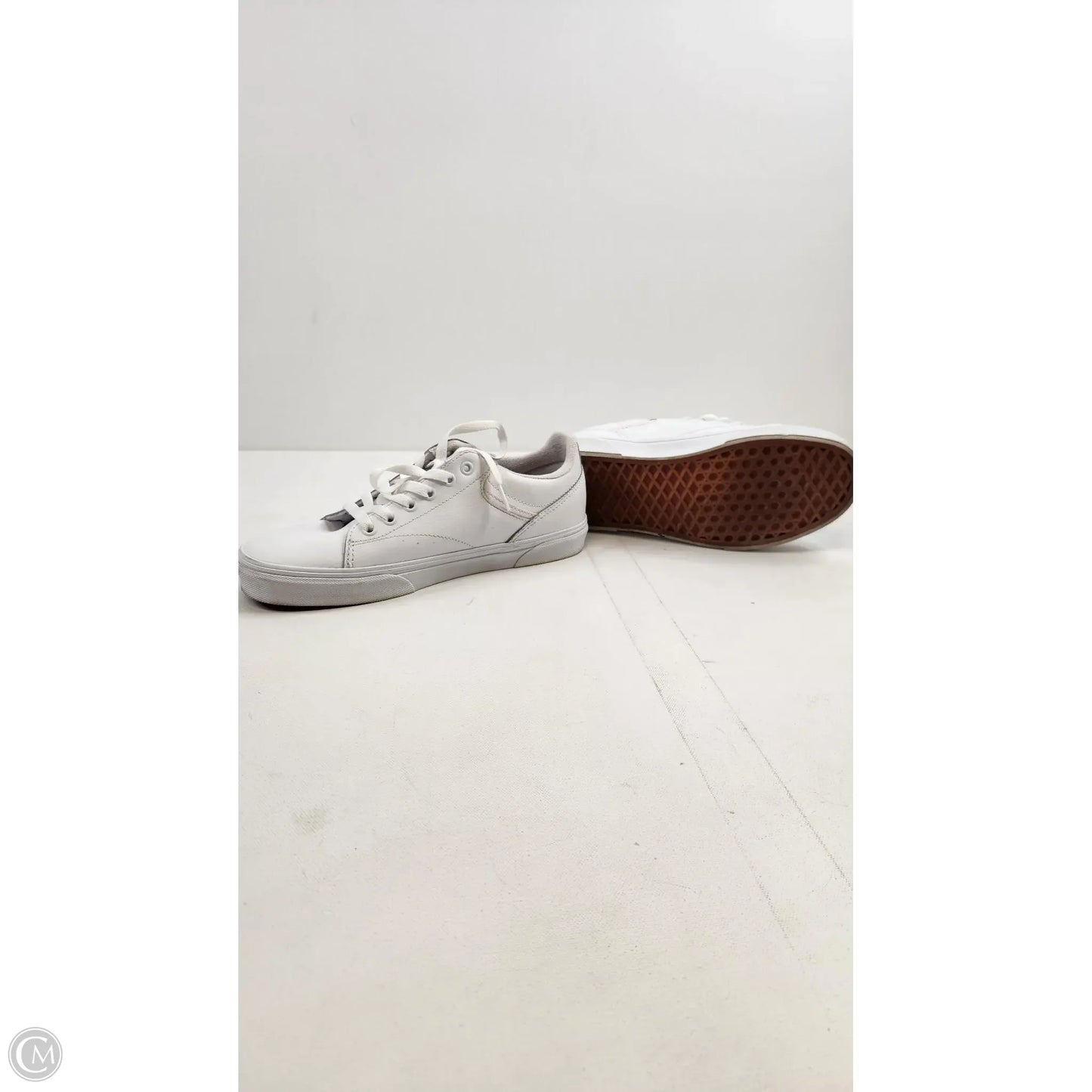 Shoes Sneakers By Vans In White, Size: 9