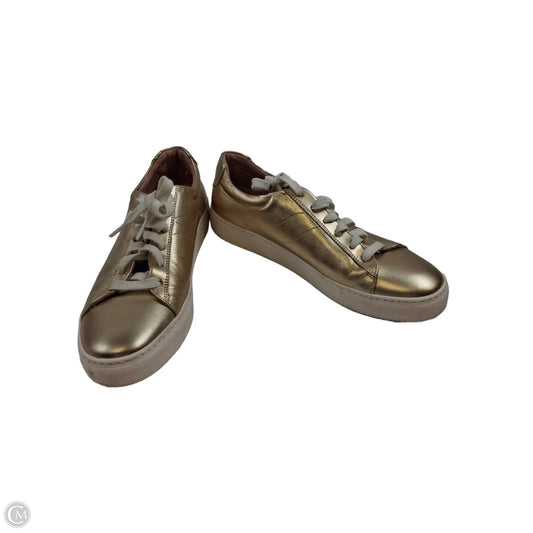Shoes Sneakers By Clothes Mentor In Gold, Size: 9