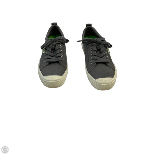 Shoes Sneakers By Cariuma In Grey, Size: 9