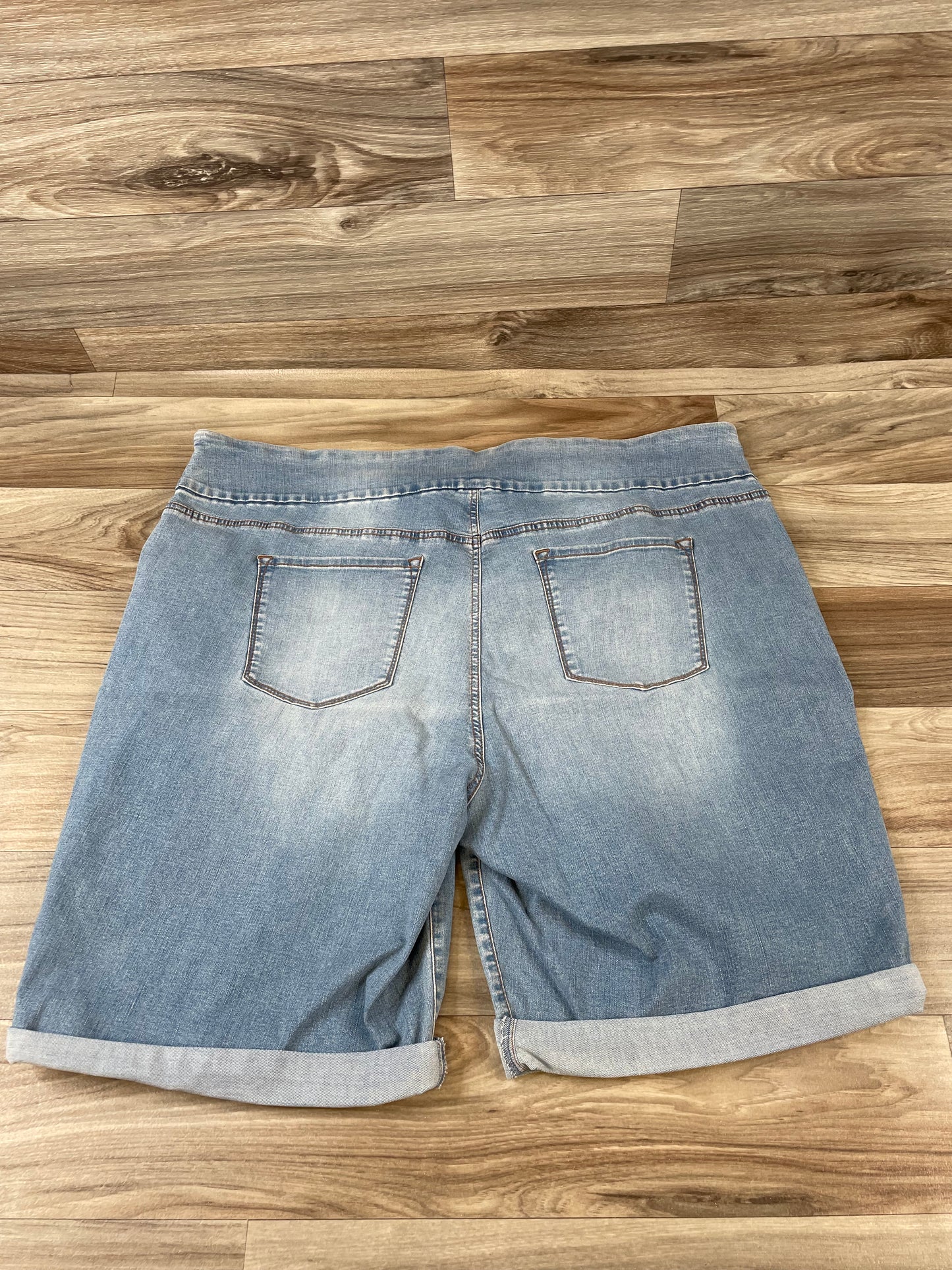 Shorts By Gloria Vanderbilt  Size: 24w
