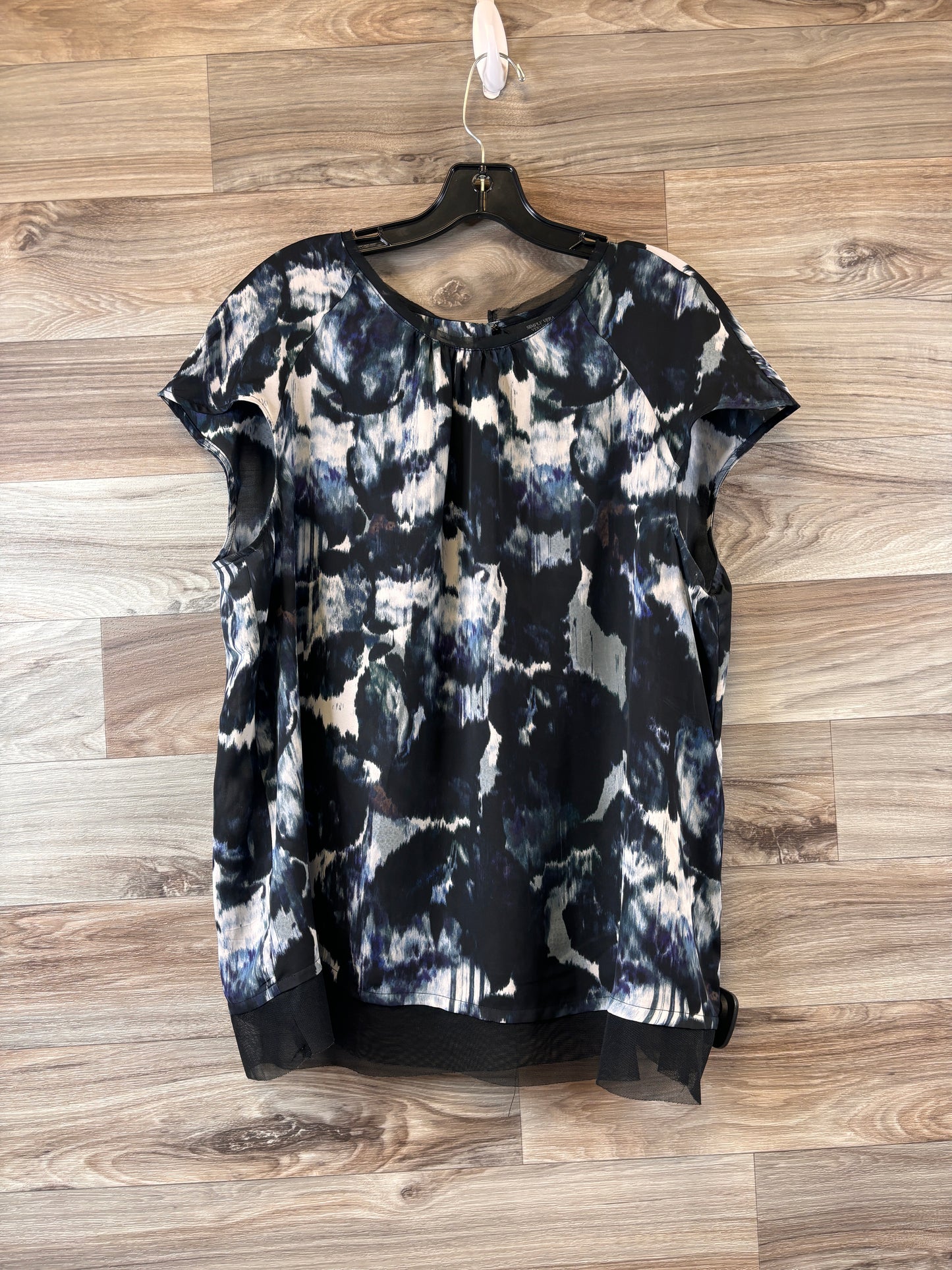 Top Short Sleeve By Simply Vera  Size: Xl