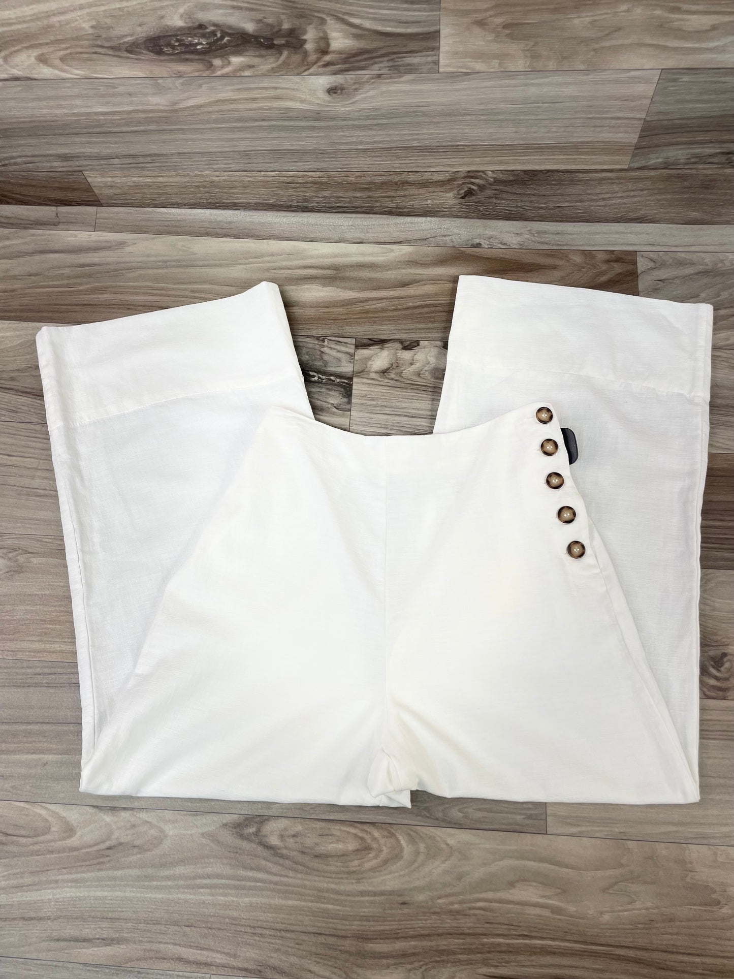 White Pants Wide Leg Good Luck Gem, Size 4