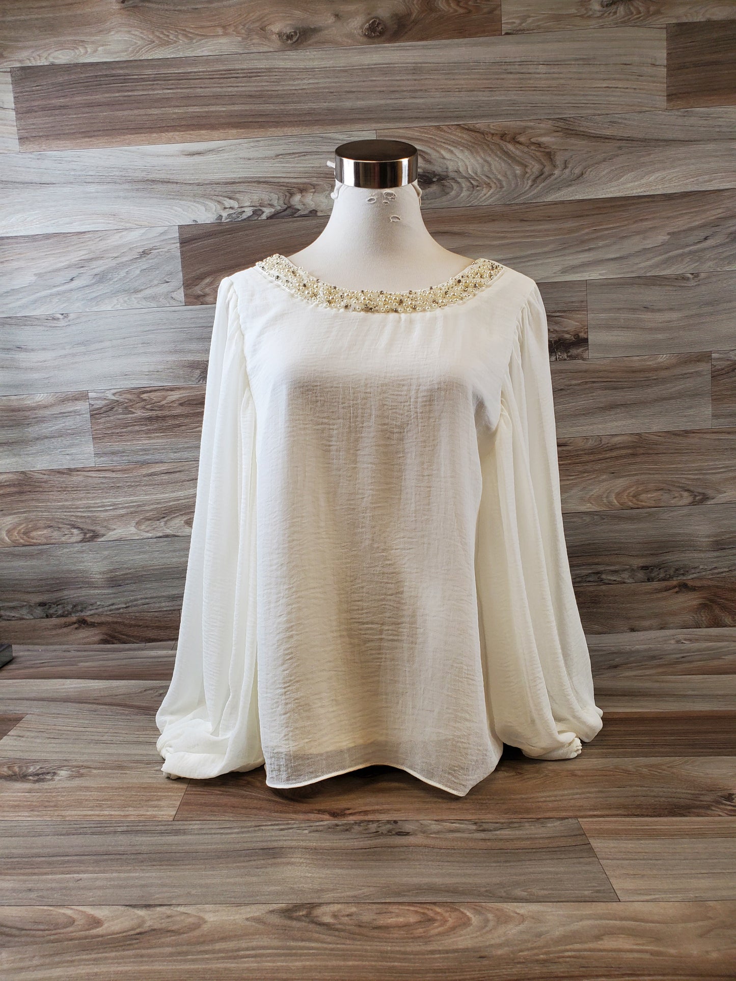 Top Long Sleeve By Cece In Ivory, Size: S