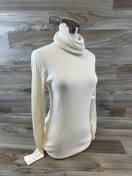 Top Long Sleeve By Daisy Fuentes In Cream, Size: M