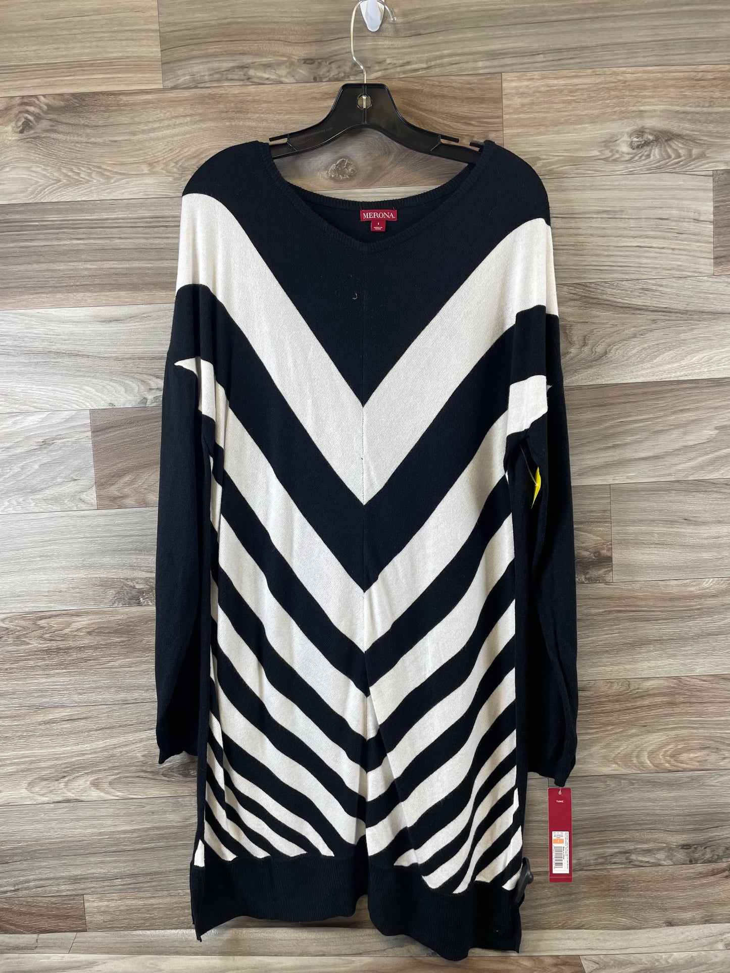 Tunic Long Sleeve By Merona In Black & White, Size: L