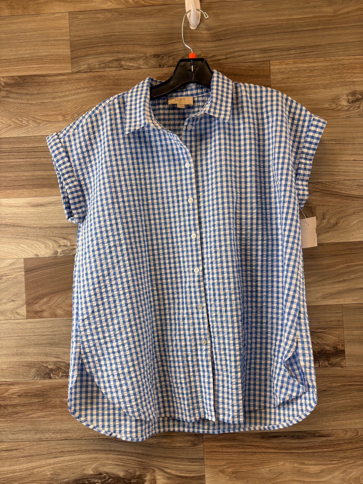 Top Short Sleeve By Loft In Checkered Pattern, Size: Petite  M