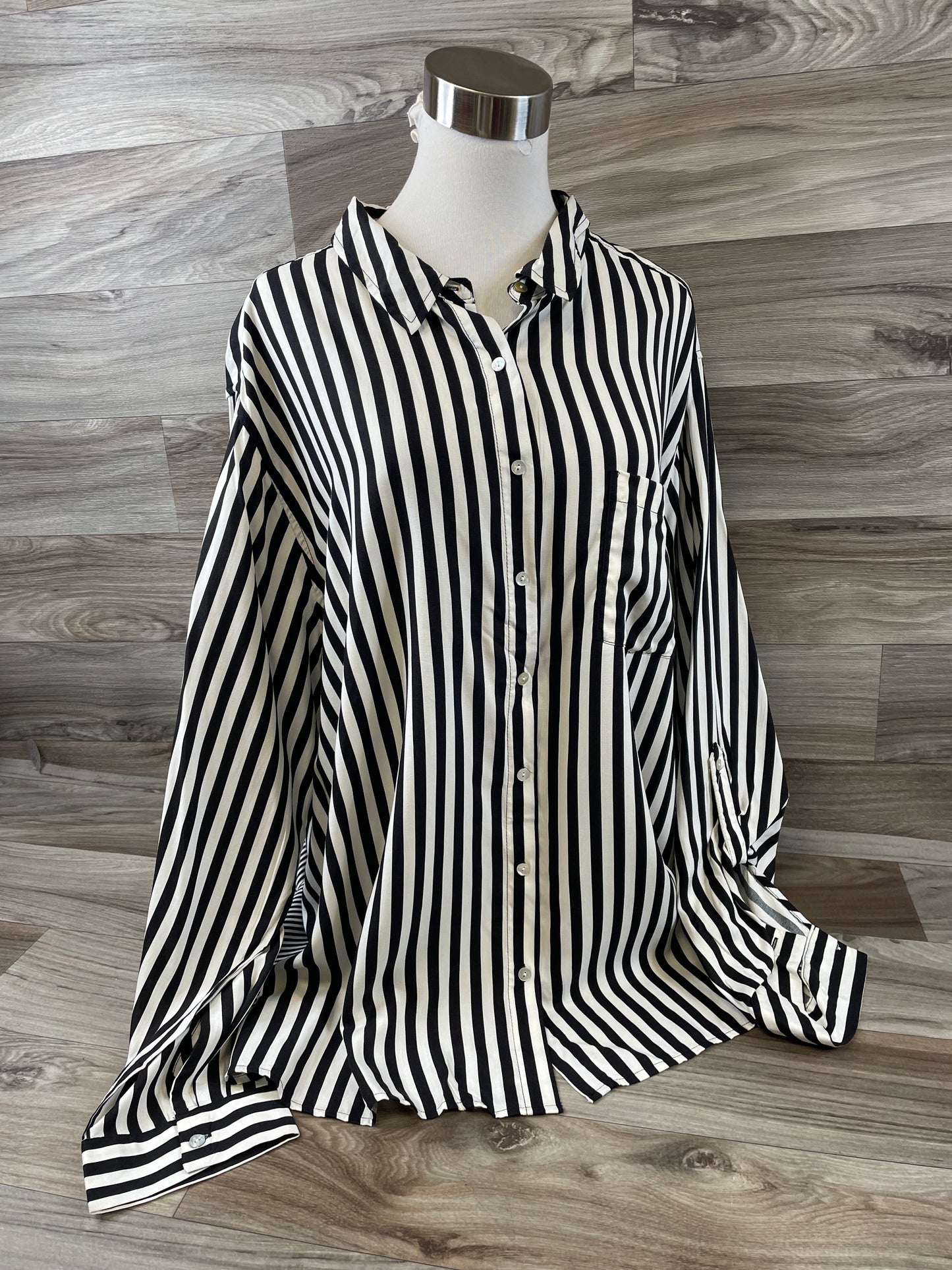 Top Long Sleeve By Jane And Delancey In Striped Pattern, Size: 3x