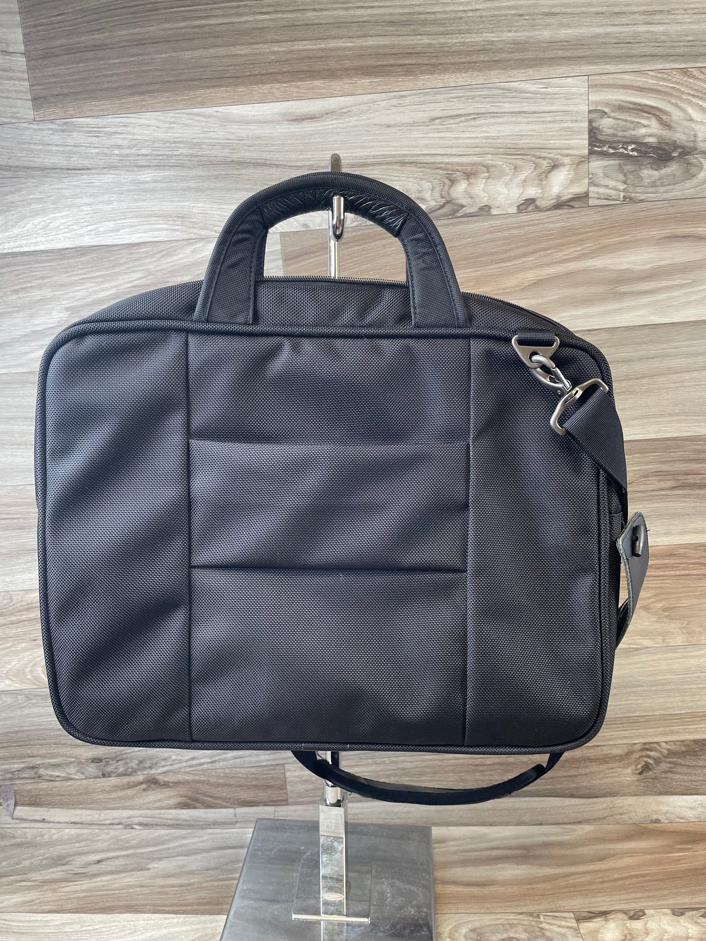 Laptop Bag By Clothes Mentor, Size: Large