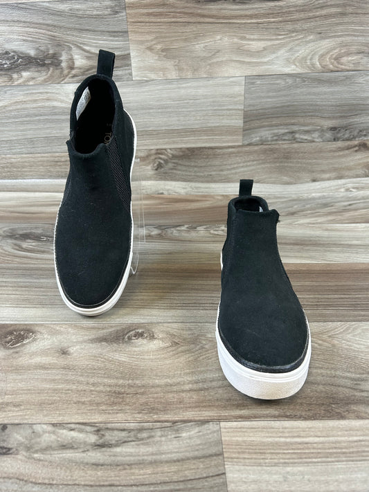 Shoes Sneakers By Toms In Black & White, Size: 8