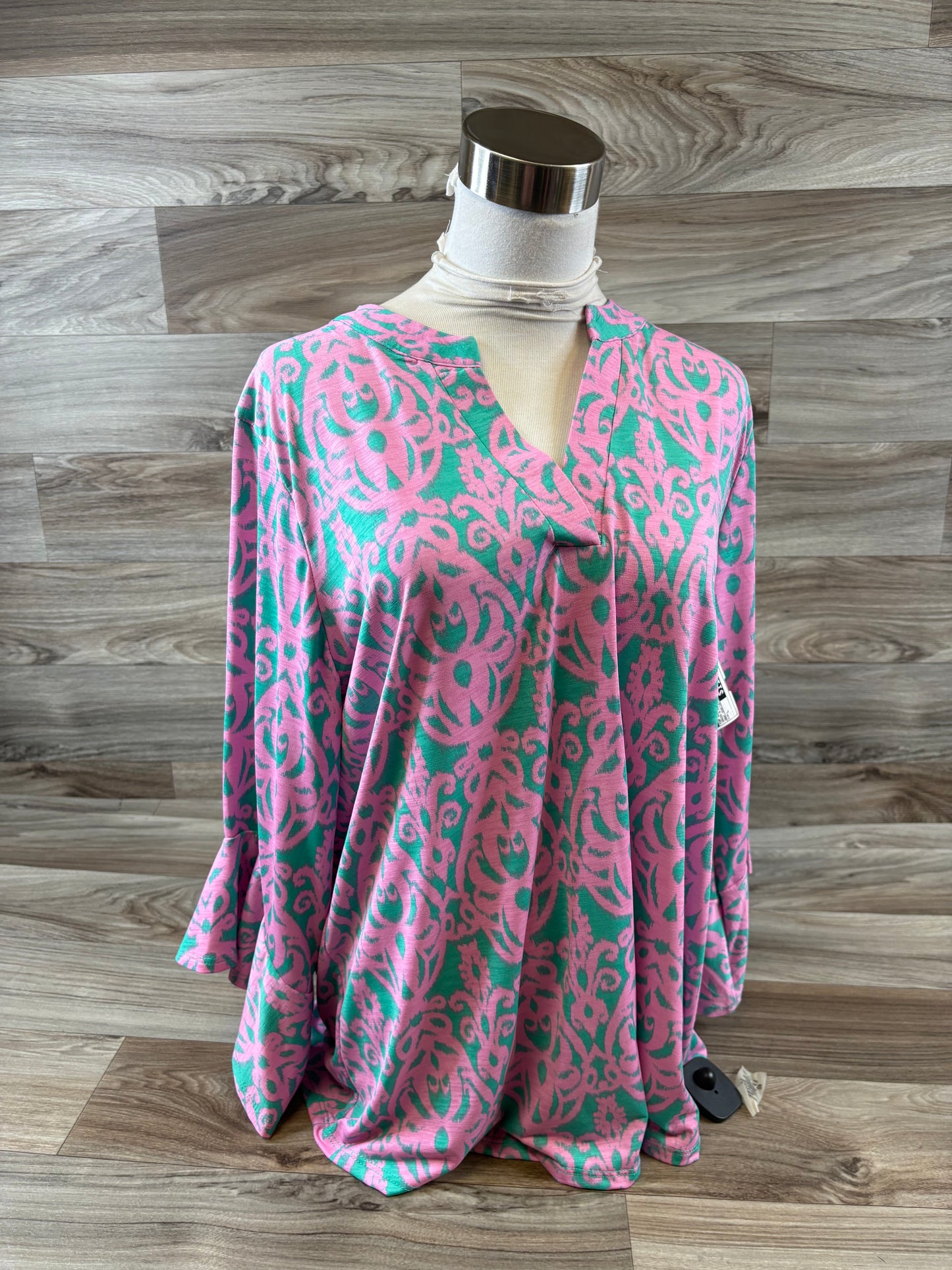 Top Long Sleeve By Clothes Mentor In Green & Pink, Size: L