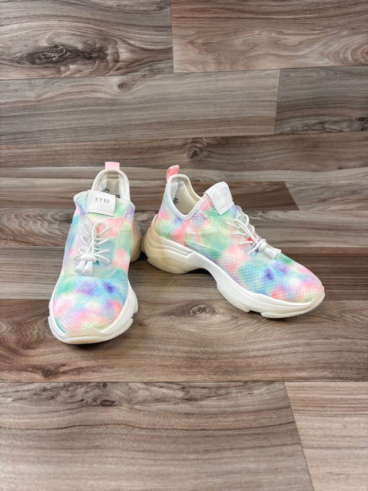 Shoes Sneakers By Steve Madden In Tie Dye Print, Size: 8.5