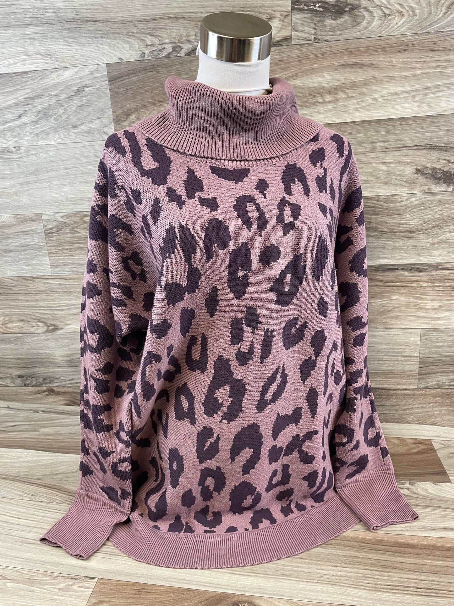 Sweater By Liz Claiborne In Leopard Print, Size: M
