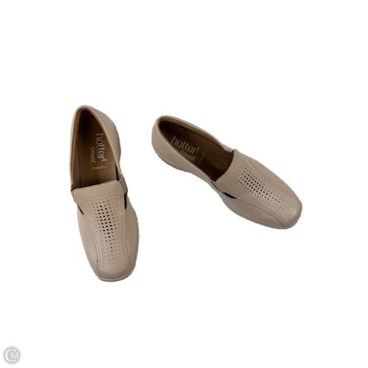 Shoes Flats By Clothes Mentor In Ivory, Size: 7