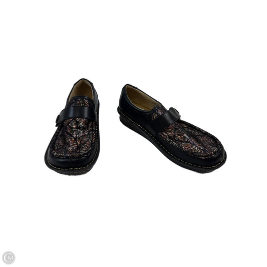 Shoes Flats By Alegria In Black & Gold, Size: 9