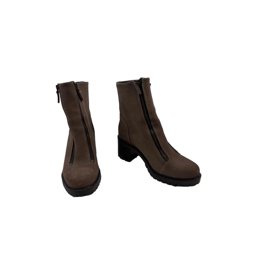 Boots Ankle Heels By Clothes Mentor In Tan, Size: 7