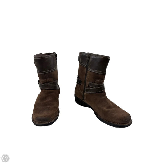 Boots Ankle Flats By Clarks In Brown, Size: 9.5