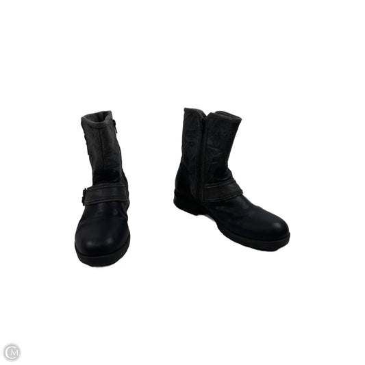 Boots Ankle Flats By Clarks In Black & Grey, Size: 9.5