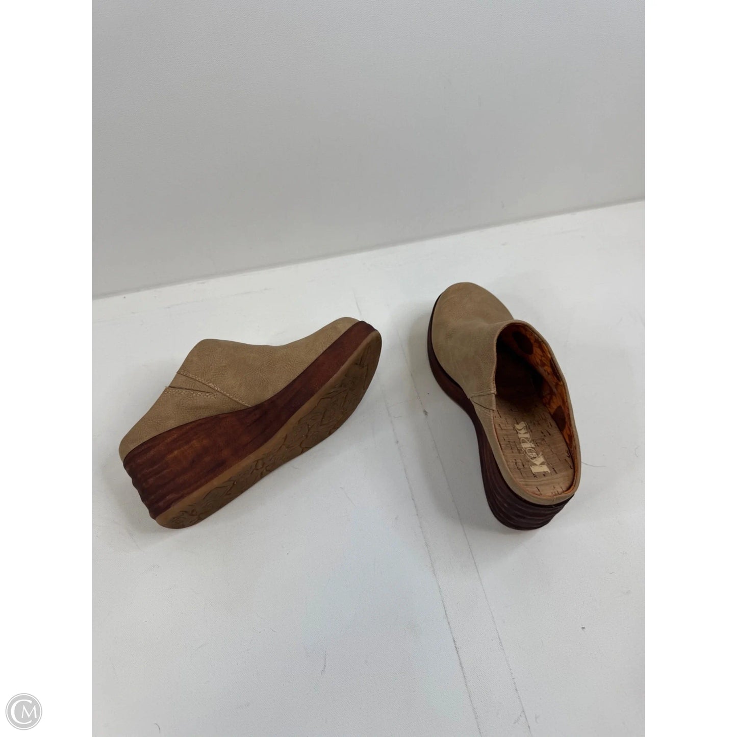 Shoes Heels Wedge By Korks In Brown, Size: 7