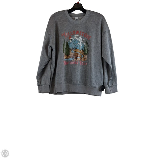 Sweatshirt Crewneck By Clothes Mentor In Grey & White, Size: M